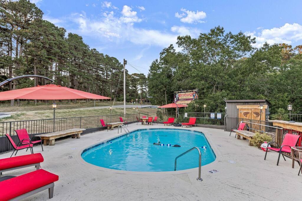 Stonegate Lodge King Bed Wifi 50 In Roku Tv Salt Water Pool Room # 101 Eureka Springs Exterior photo